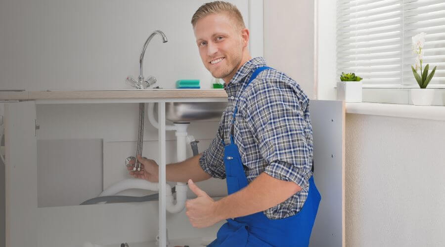 Expert burst pipe repair services in Lake View, IA